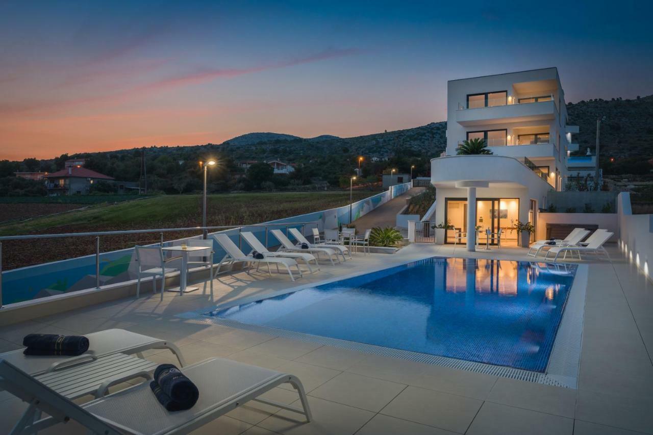 Luxury Apartments Baotic Traù Esterno foto