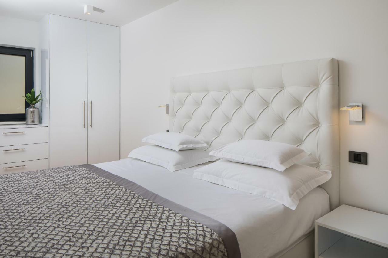 Luxury Apartments Baotic Traù Esterno foto